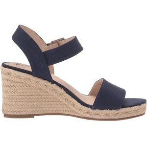 Made in the USA
Sole Material
Polyurethane
Outer Material
Leather
Buckle